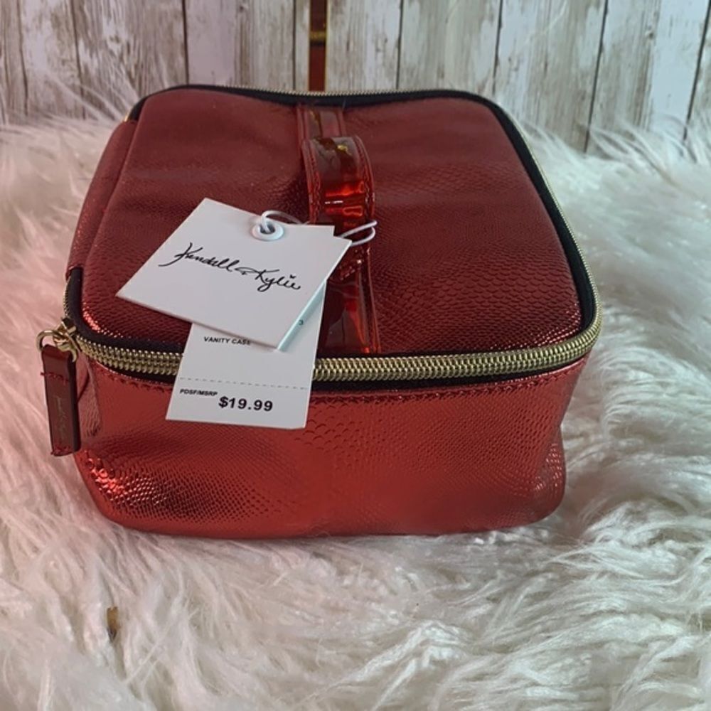 NWT Kendall + Kylie Vanity Zip Around Cosmetic  Make Up Bag Red​​​